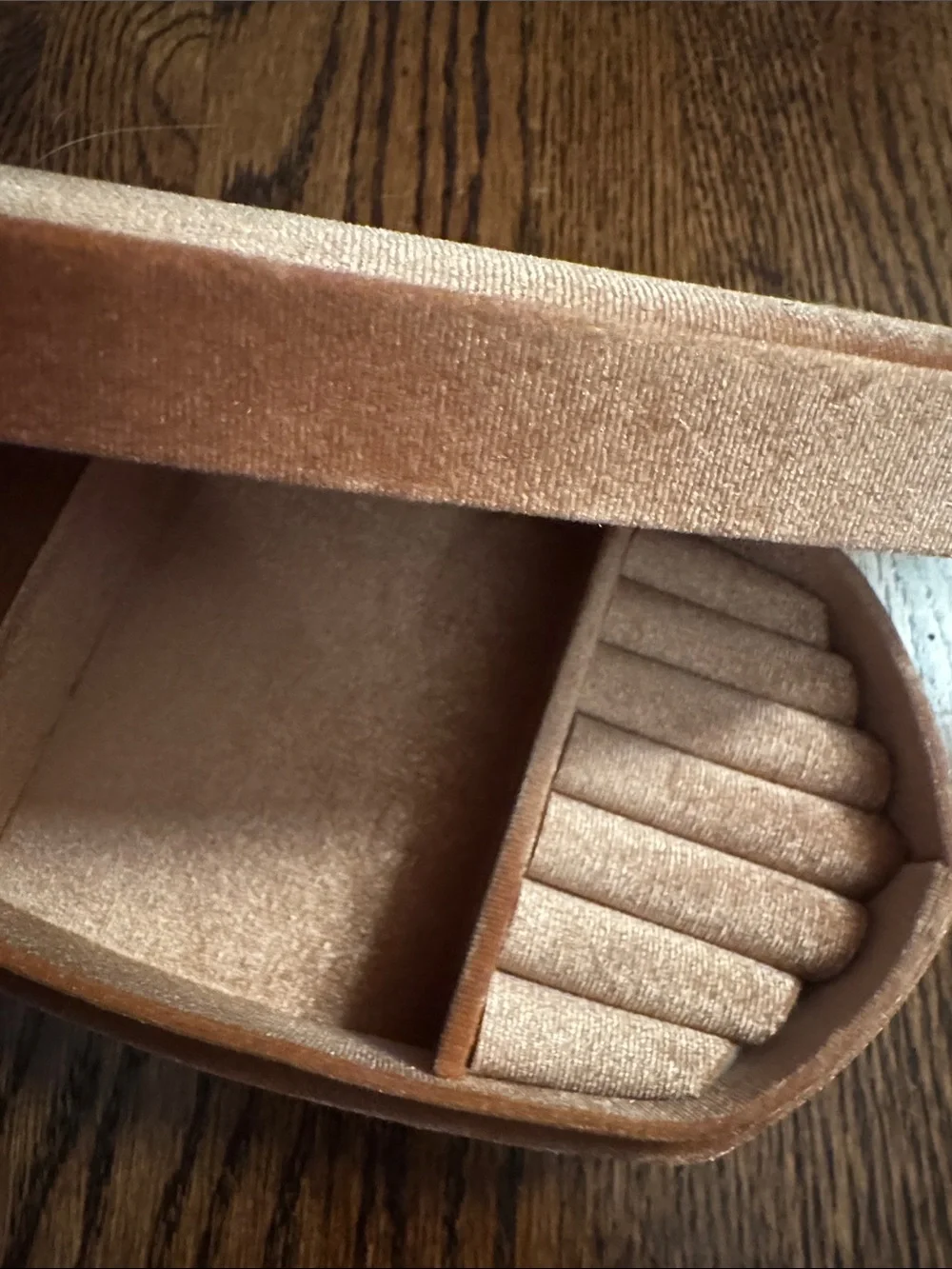 Kendra Scott jewelry box